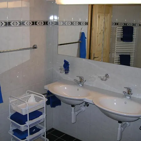 赫沙夫特木屋酒店 * 格林德瓦