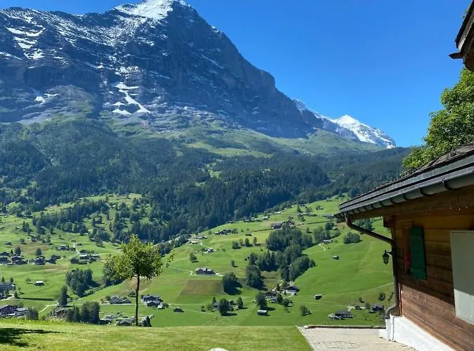 赫沙夫特木屋酒店 *