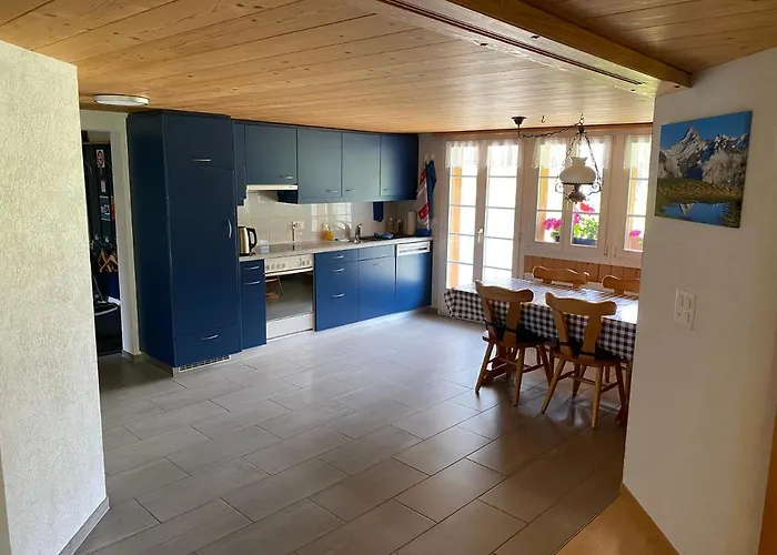 赫沙夫特木屋酒店 *